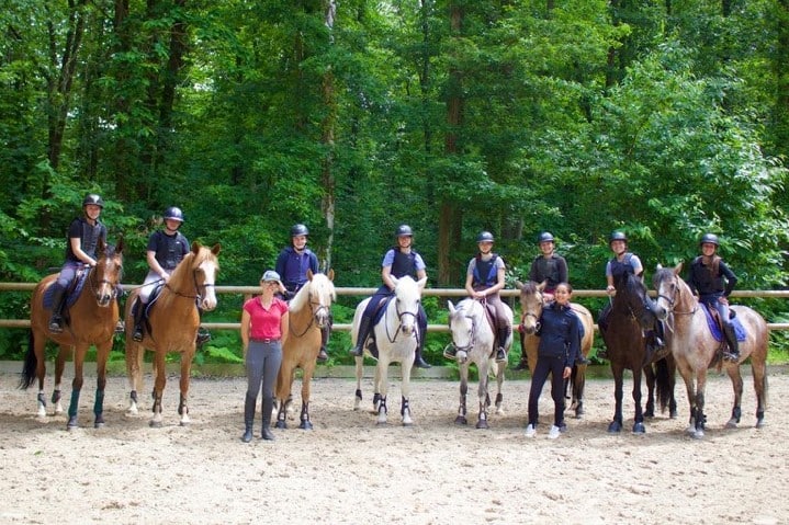 Un centre de formation doit proposer une cavalerie suffisante de niveau amateur